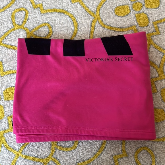 VS PINK Blanket - Picture 5 of 5